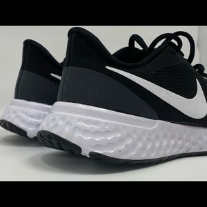 BRAND NEW Nike Revolution